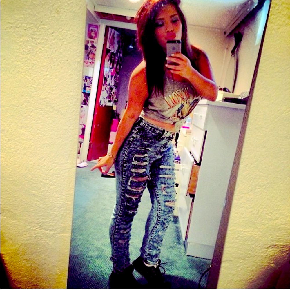 GJG Denim High Waisted Destroyed Jeans